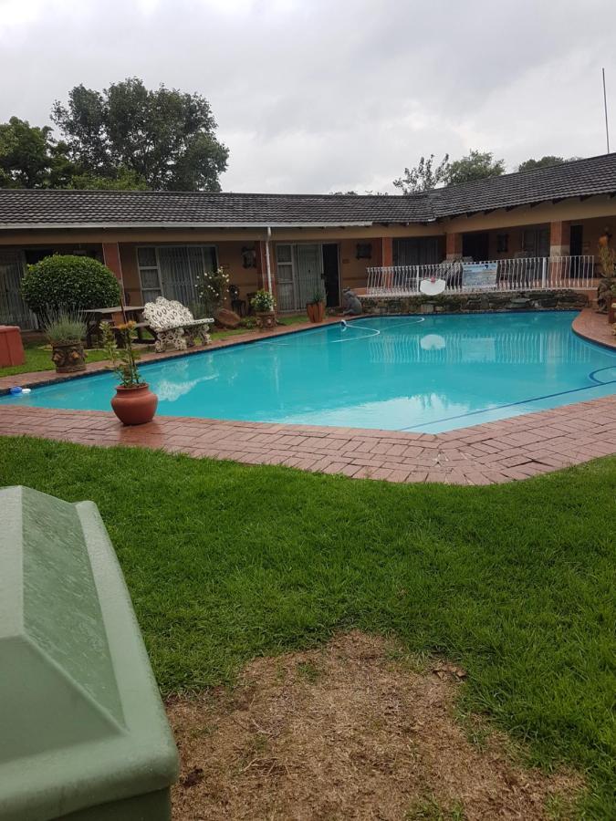 African Elephant Guesthouse Germiston Buitenkant foto
