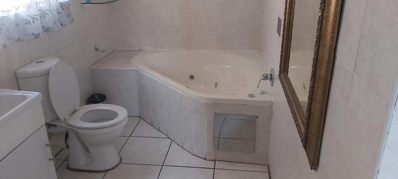 African Elephant Guesthouse Germiston Buitenkant foto