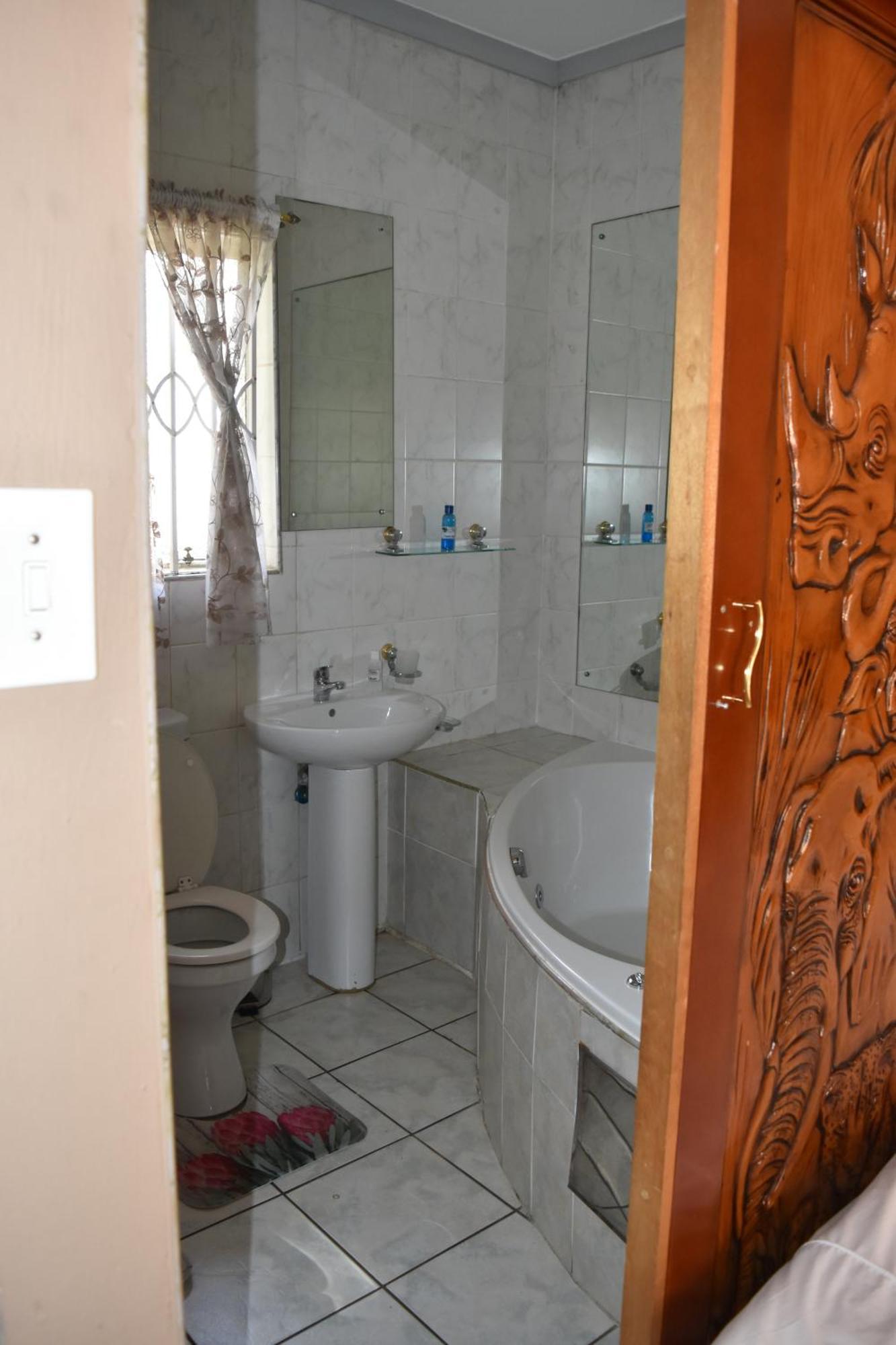 African Elephant Guesthouse Germiston Buitenkant foto